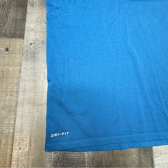Excellent Condition Nike Dri-Fit Crew Neck Tee size XL - Picture 2 of 10